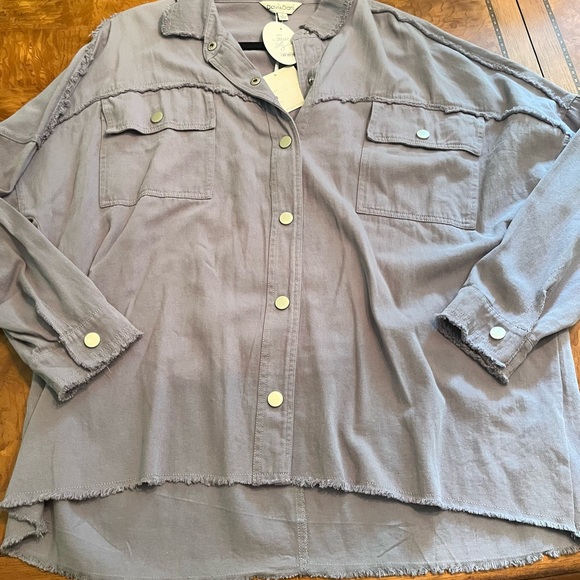 NWT Chambray/light denim top - Picture 2 of 4